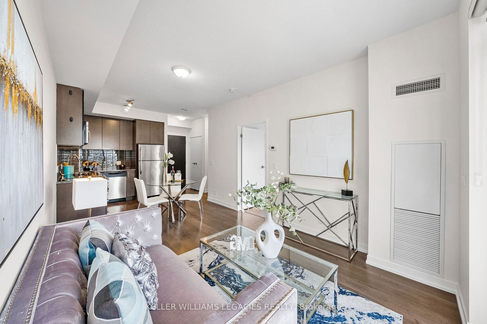 98 Lillian St, unit 819 for sale - image #10