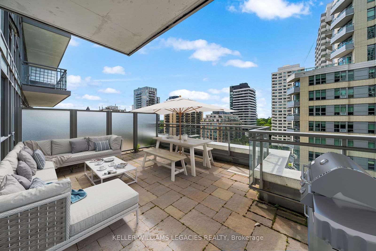 98 Lillian St, unit 819 for sale - image #16