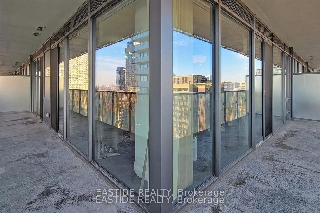 50 Charles St E, unit 2205 for sale