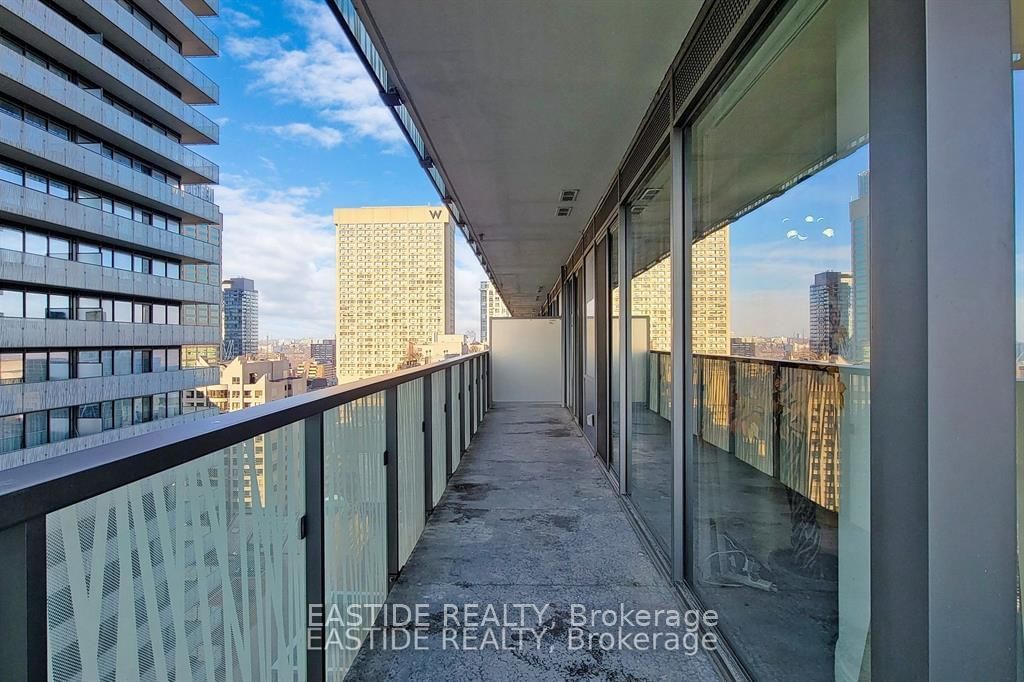 50 Charles St E, unit 2205 for sale