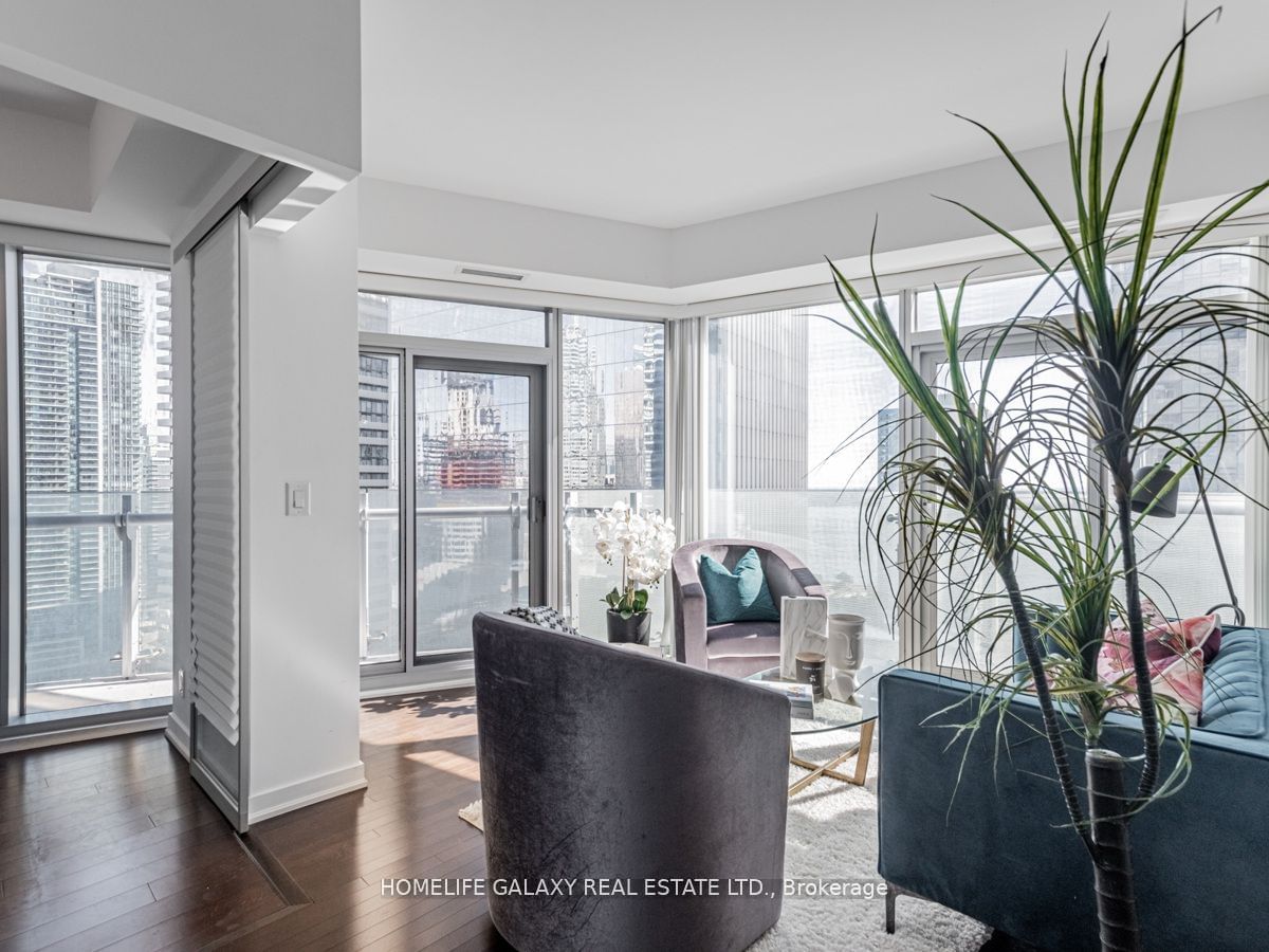 14 York St, unit 2202 for sale