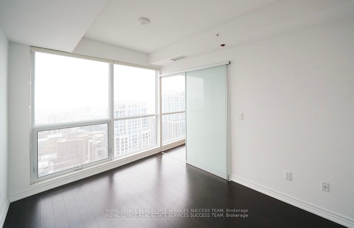 386 Yonge St, unit 4713 for rent - image #21