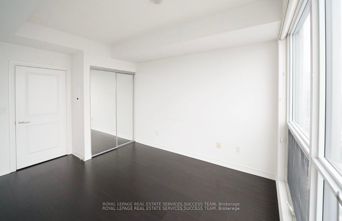 386 Yonge St, unit 4713 for rent - image #22