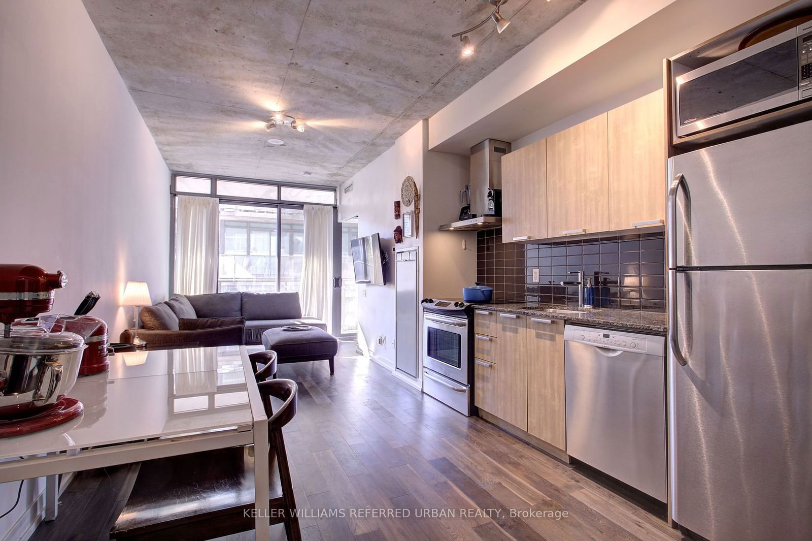 650 King St W, unit 404 for rent - image #7