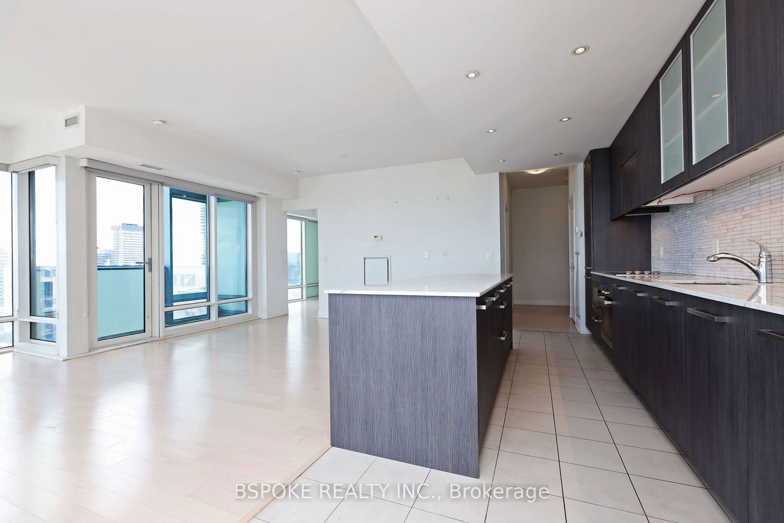 8 The Esplanade, unit 3308 for rent - image #3