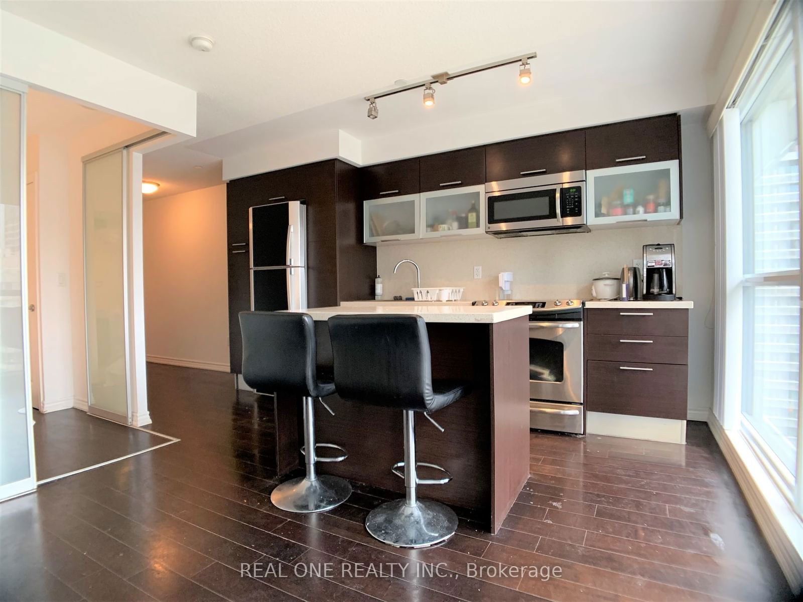 386 Yonge St, unit 1222 for rent