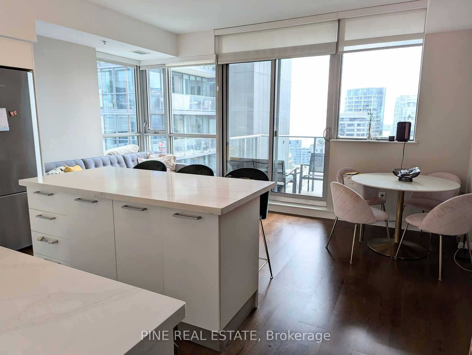 375 King St W, unit 2303 for rent - image #2