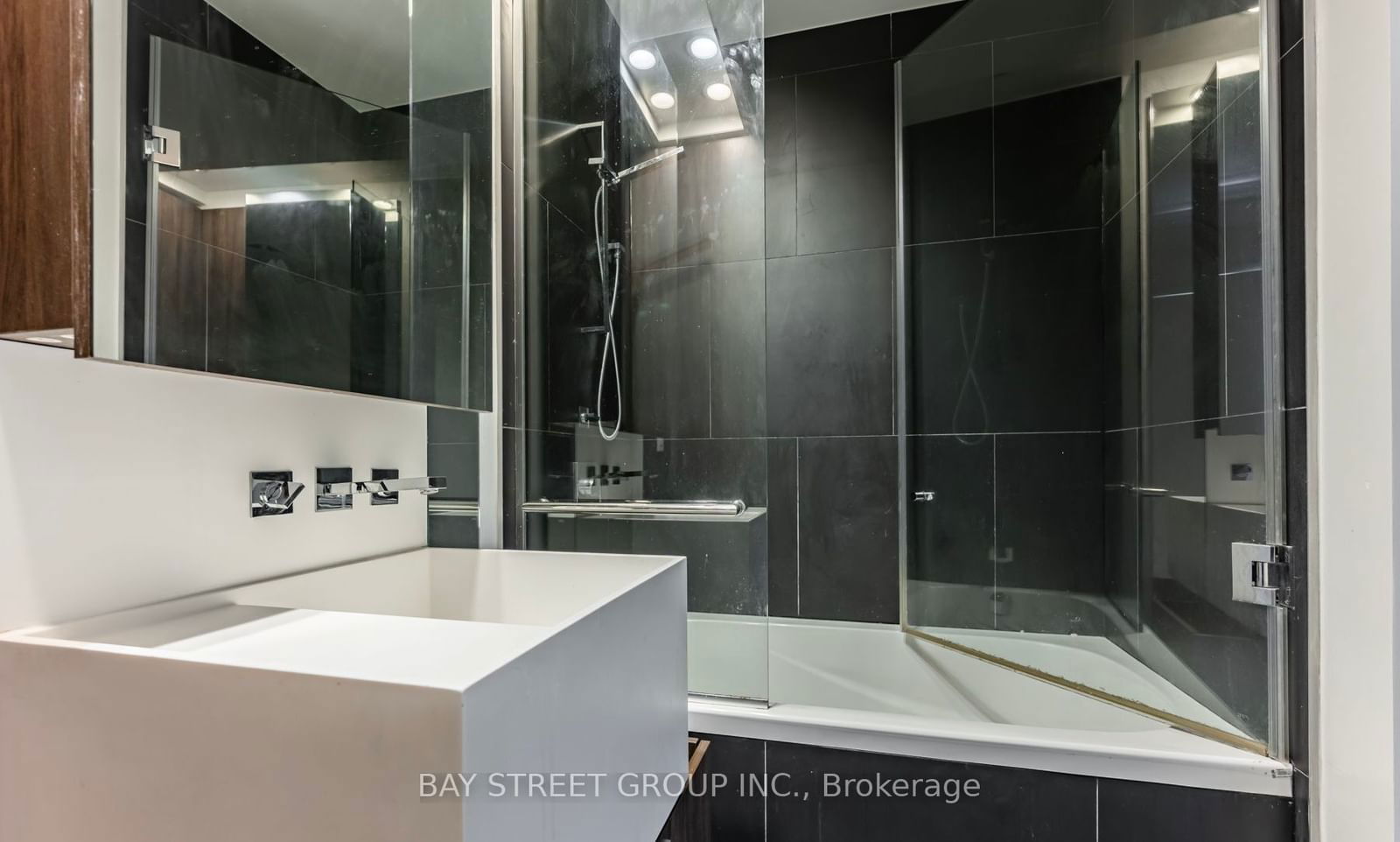 1 Bloor St E, unit 425 for rent - image #13