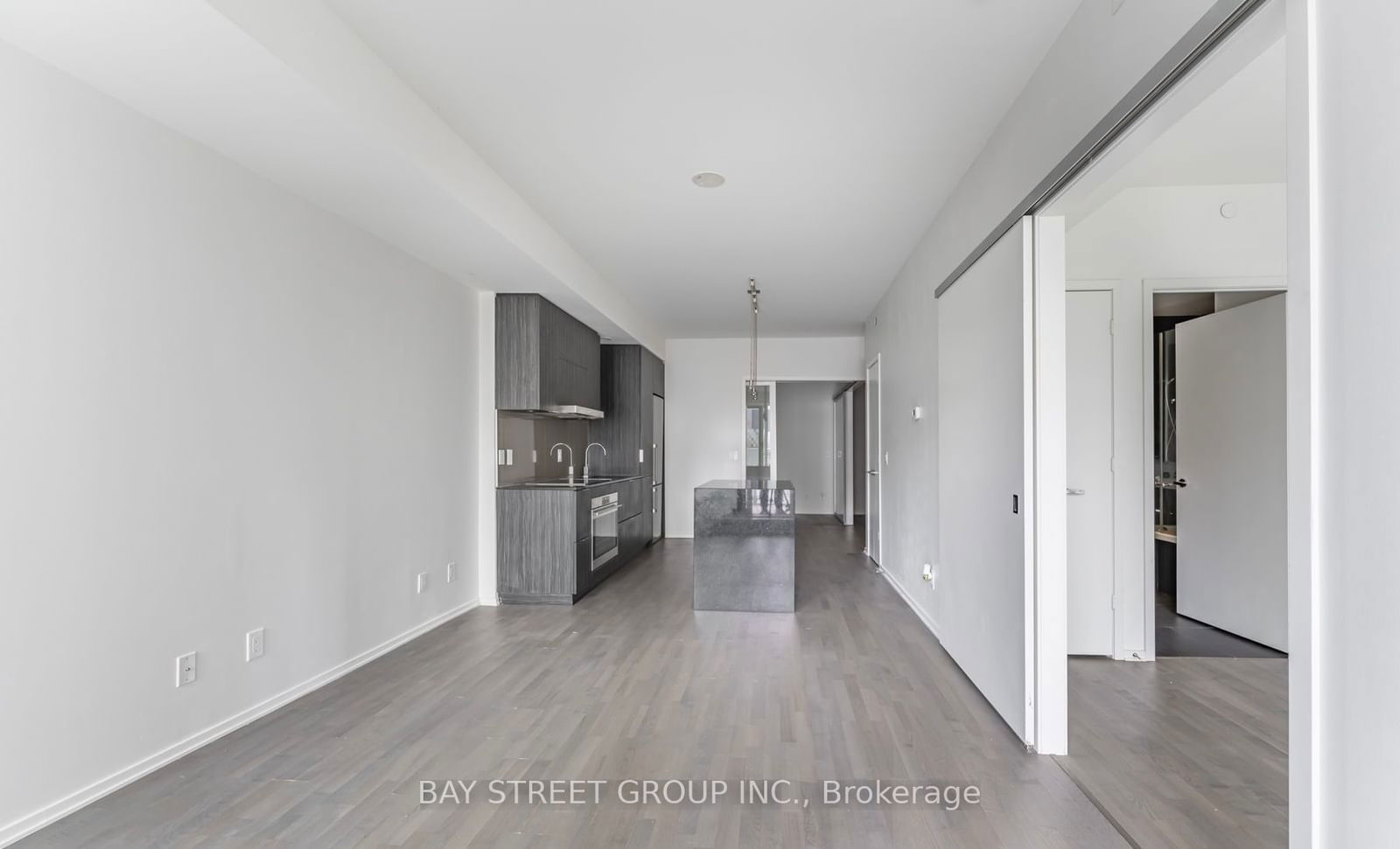 1 Bloor St E, unit 425 for rent - image #4