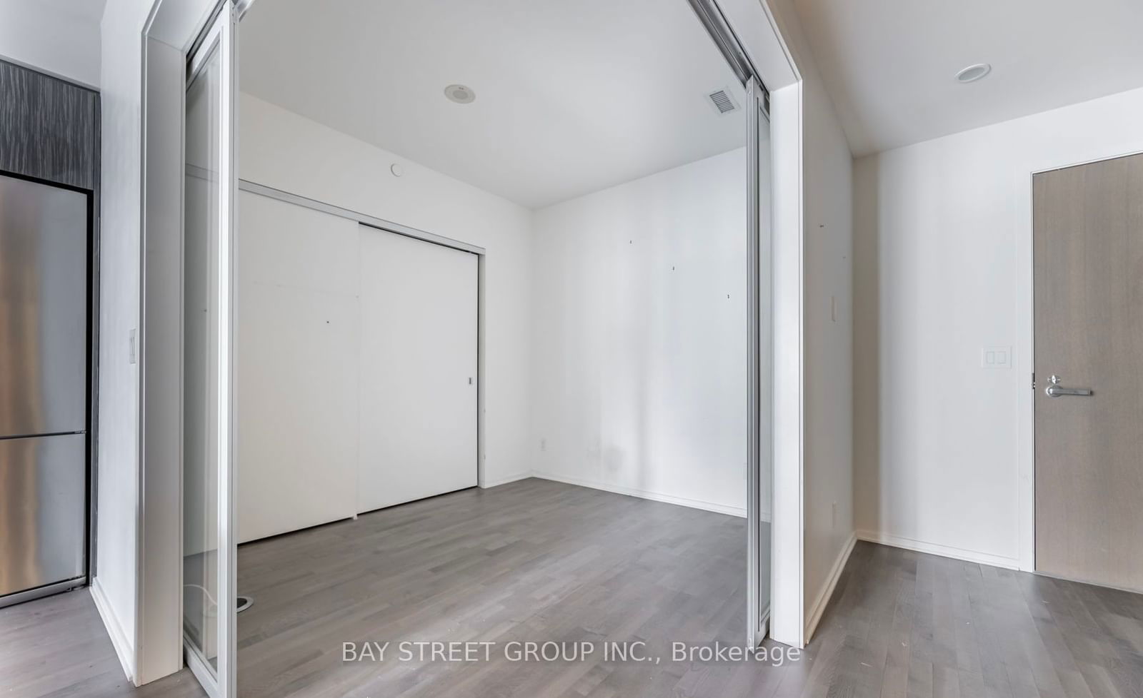 1 Bloor St E, unit 425 for rent - image #5