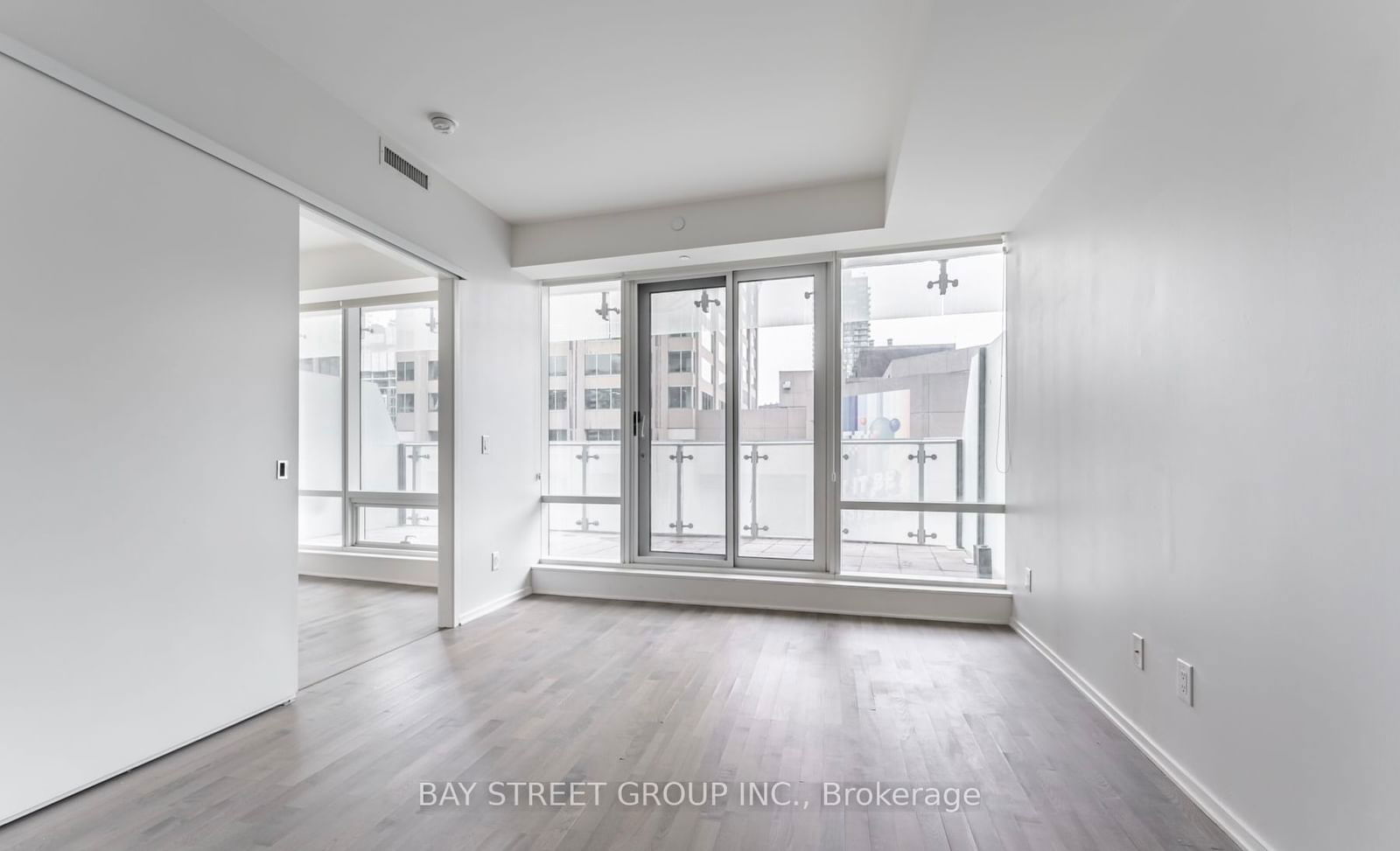 1 Bloor St E, unit 425 for rent - image #8