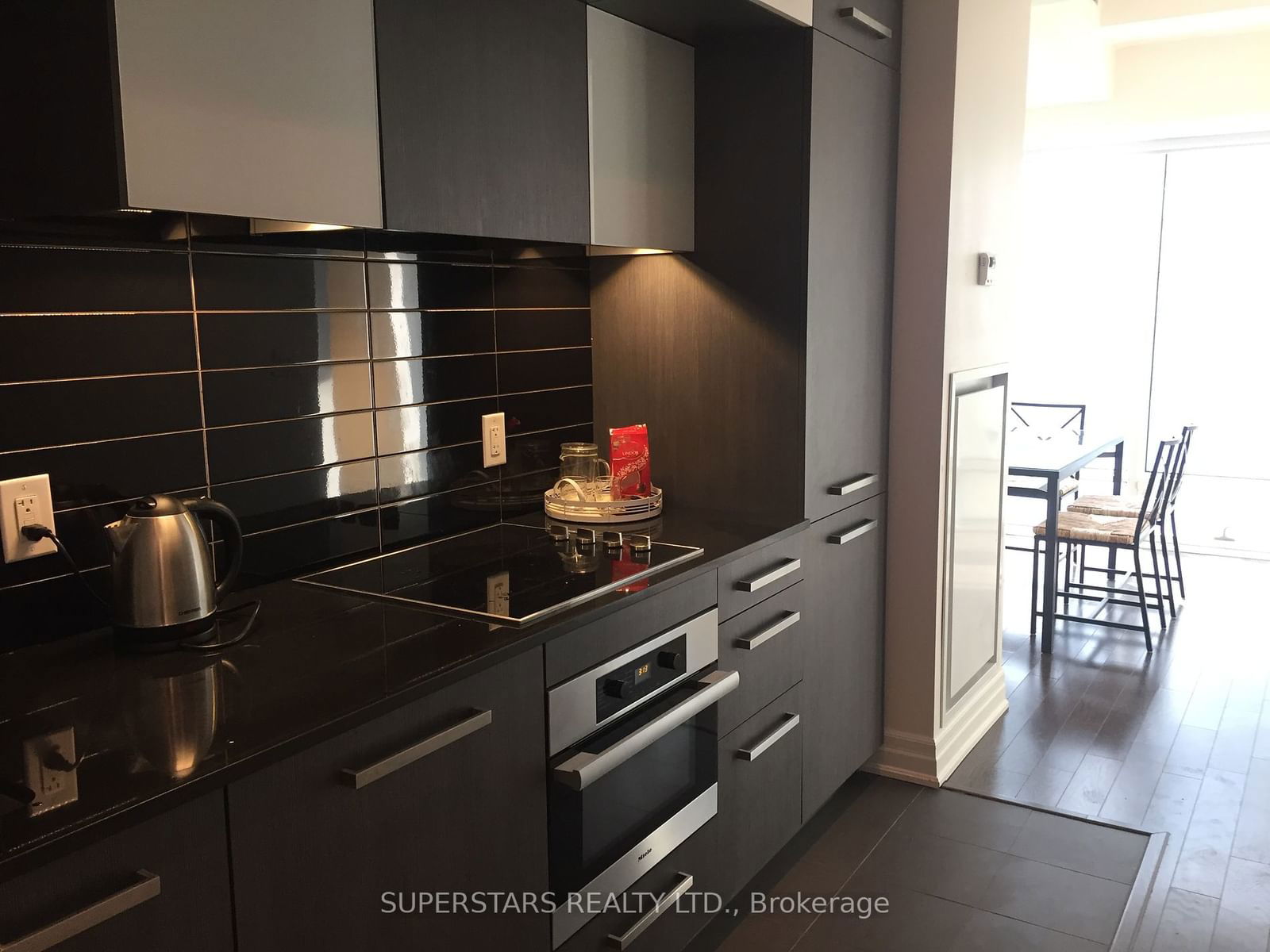 8 The Esplanade, unit 306 for rent - image #5