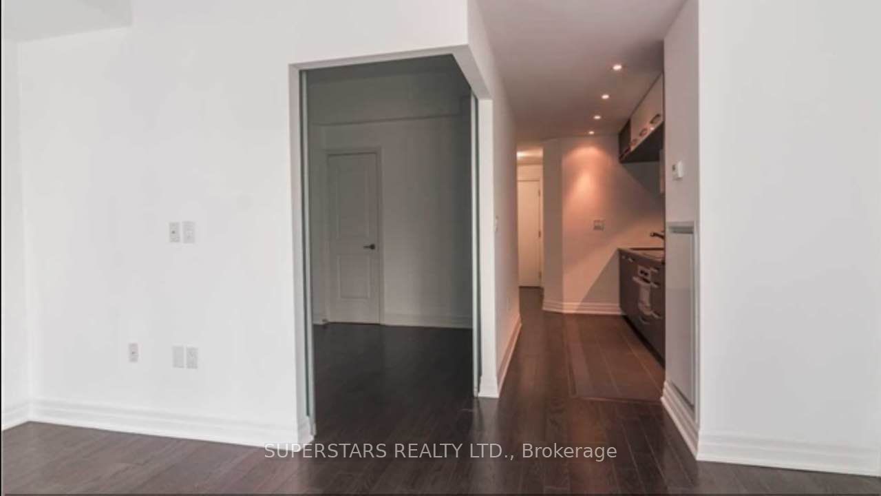 8 The Esplanade, unit 306 for rent - image #6