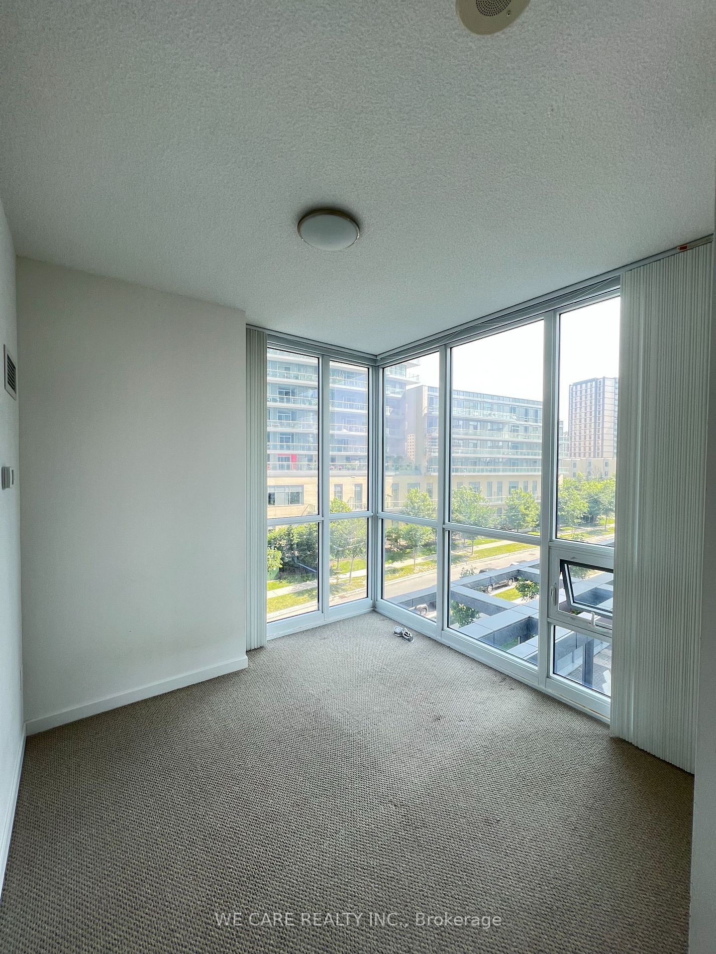 52 Forest Manor Rd, unit 305 for rent - image #8