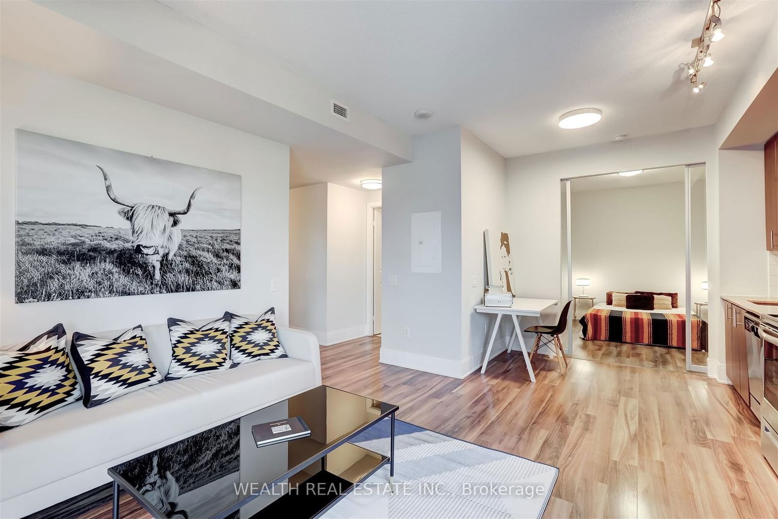 560 Front St W, unit 726 for sale - image #5