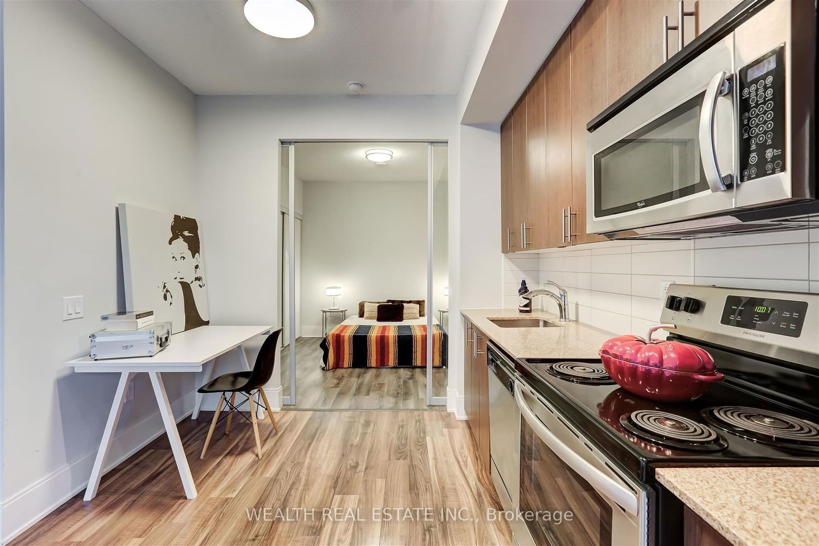 560 Front St W, unit 726 for sale - image #9