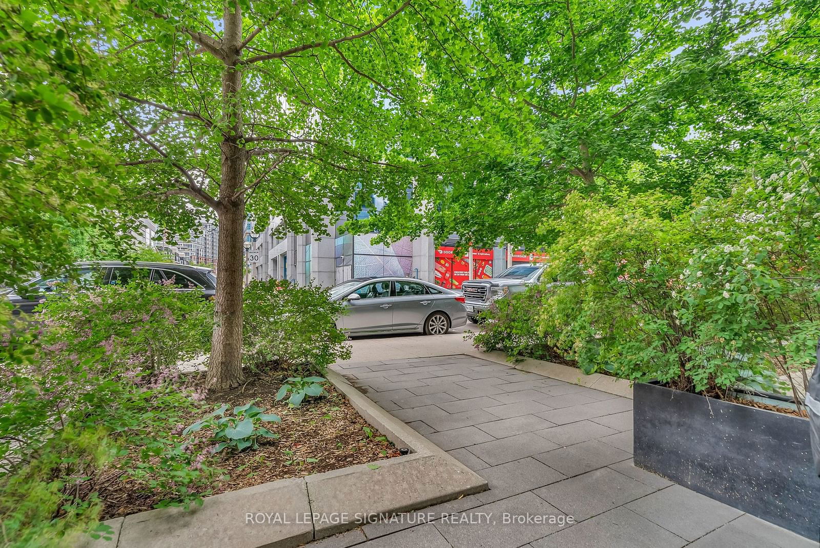 25 Stafford St, unit Th6 for sale - image #2