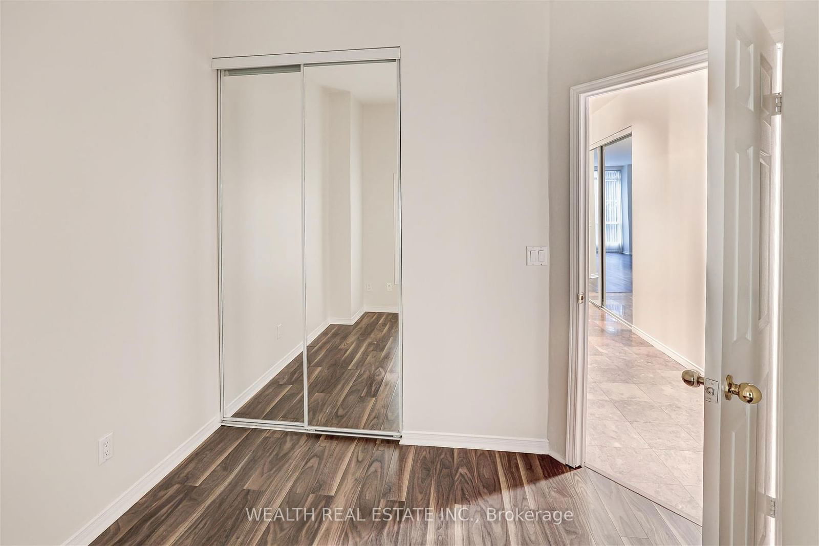 7 King St E, unit 1612 for sale - image #15