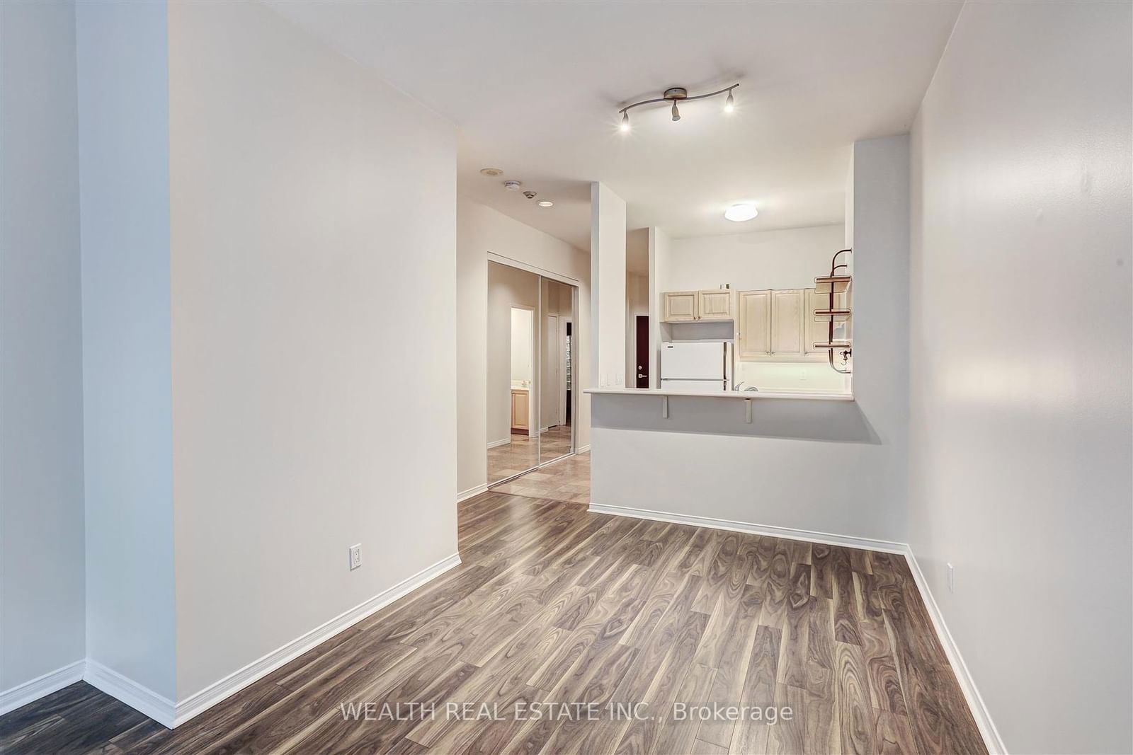 7 King St E, unit 1612 for sale