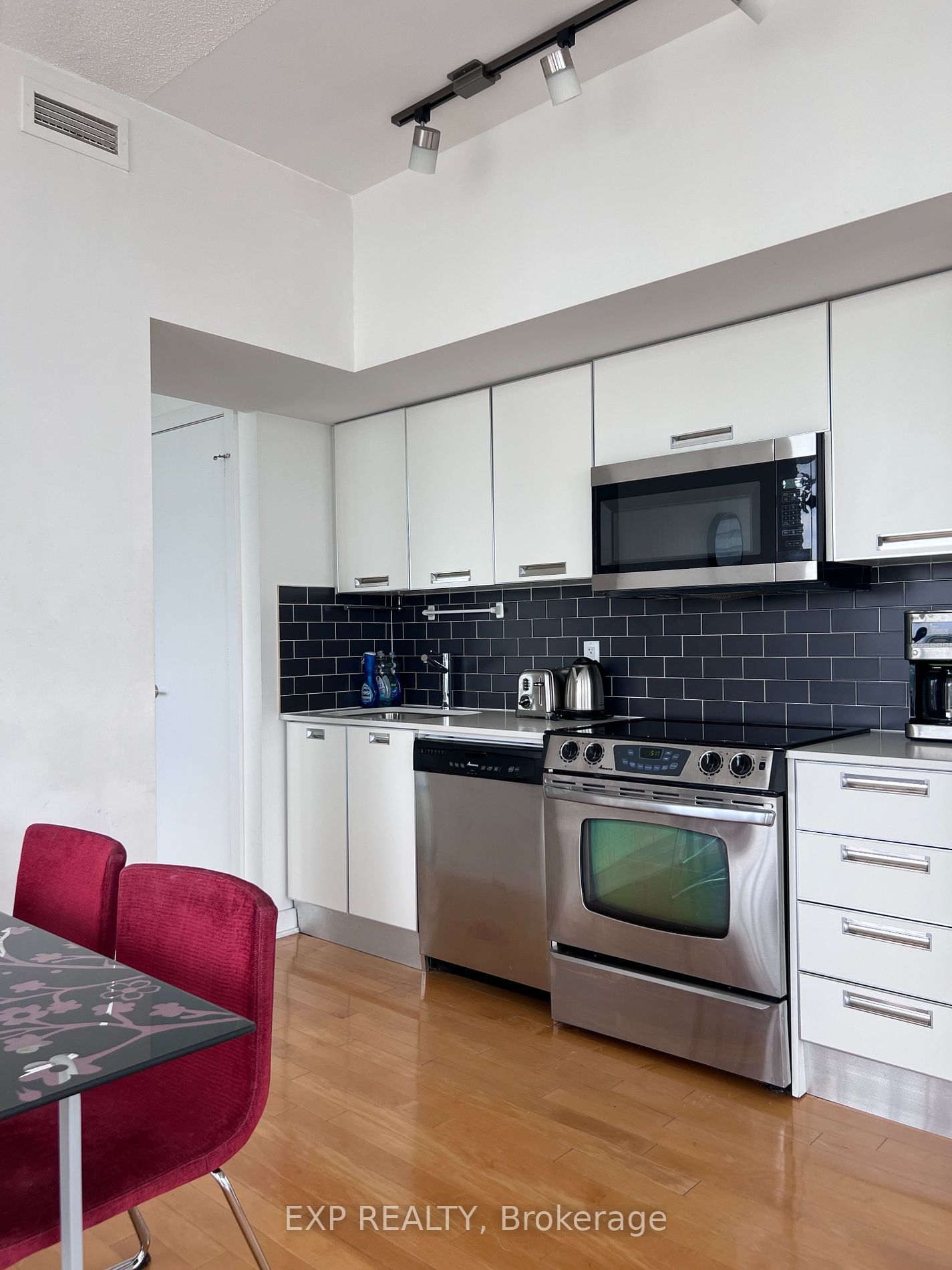 33 Charles St E, unit 3607 for sale - image #4