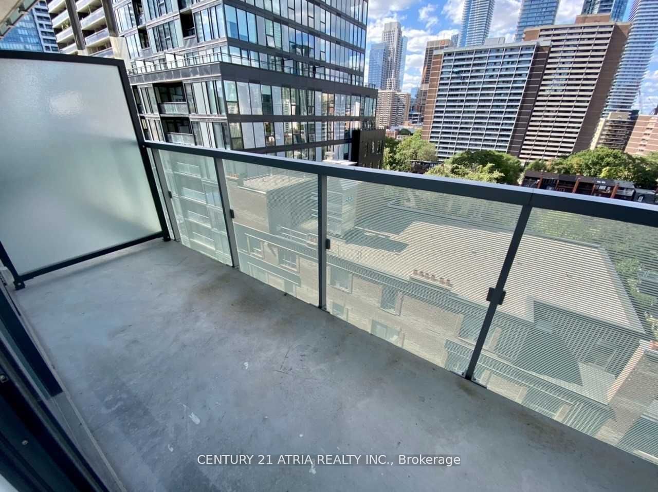 28 Wellesley St E, unit 1007 for rent