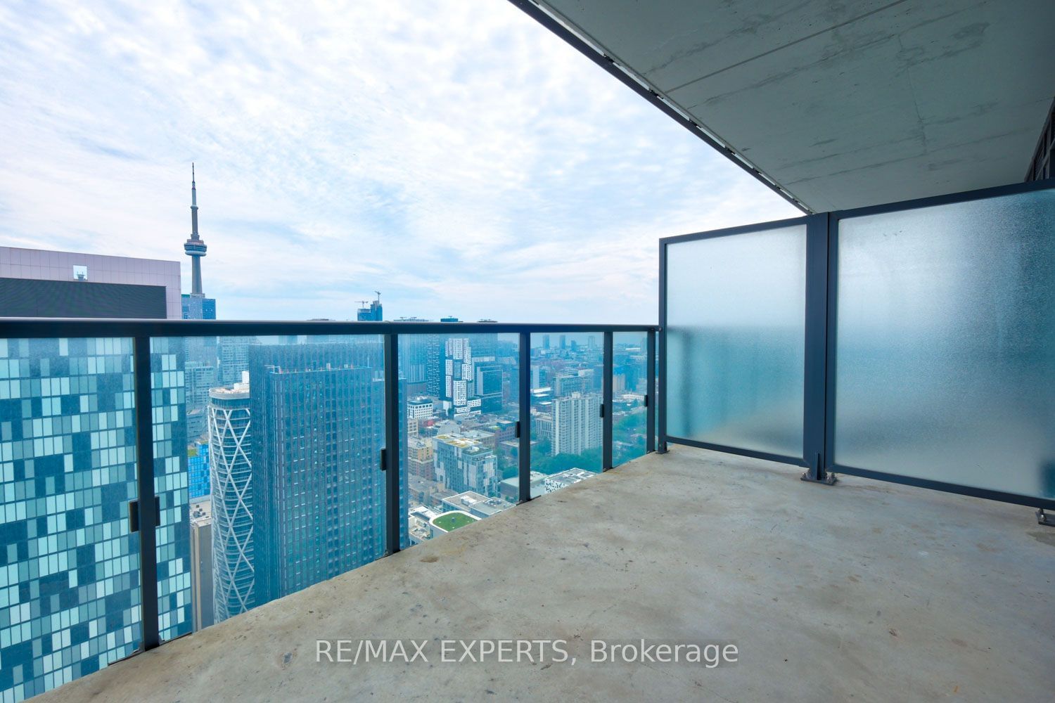 488 University Ave, unit 3509 for sale