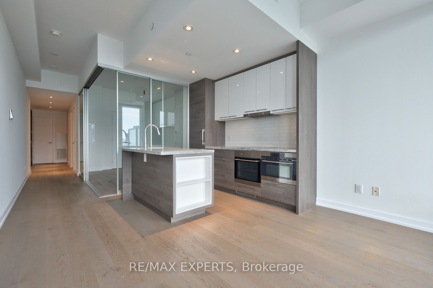 488 University Ave, unit 3509 for sale - image #21