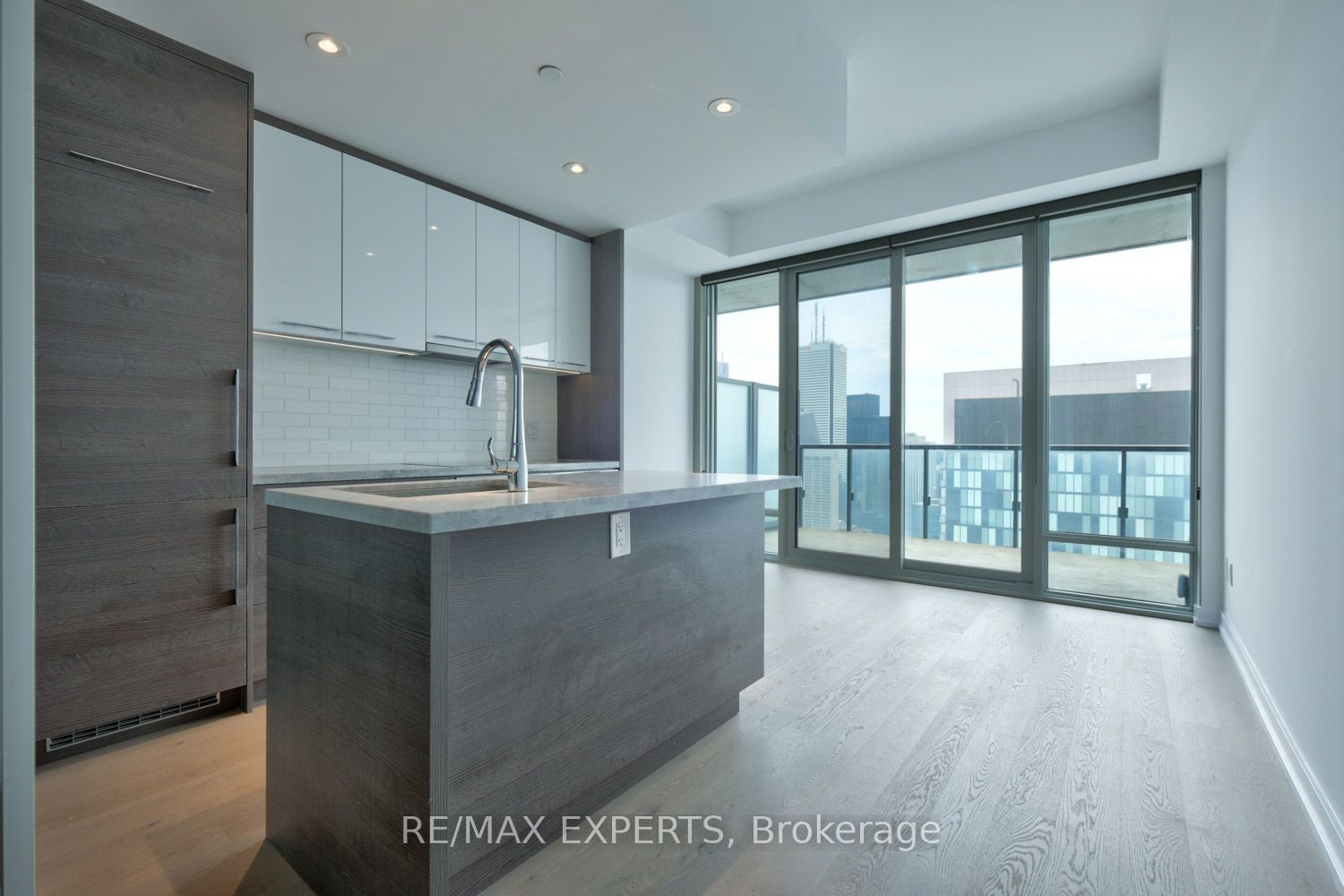 488 University Ave, unit 3509 for sale - image #5