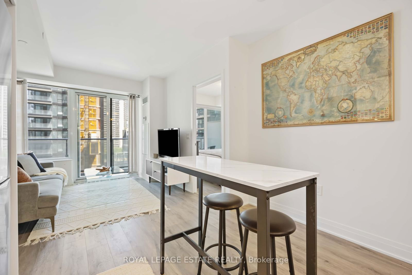 99 Broadway Ave, unit 811 for sale - image #14