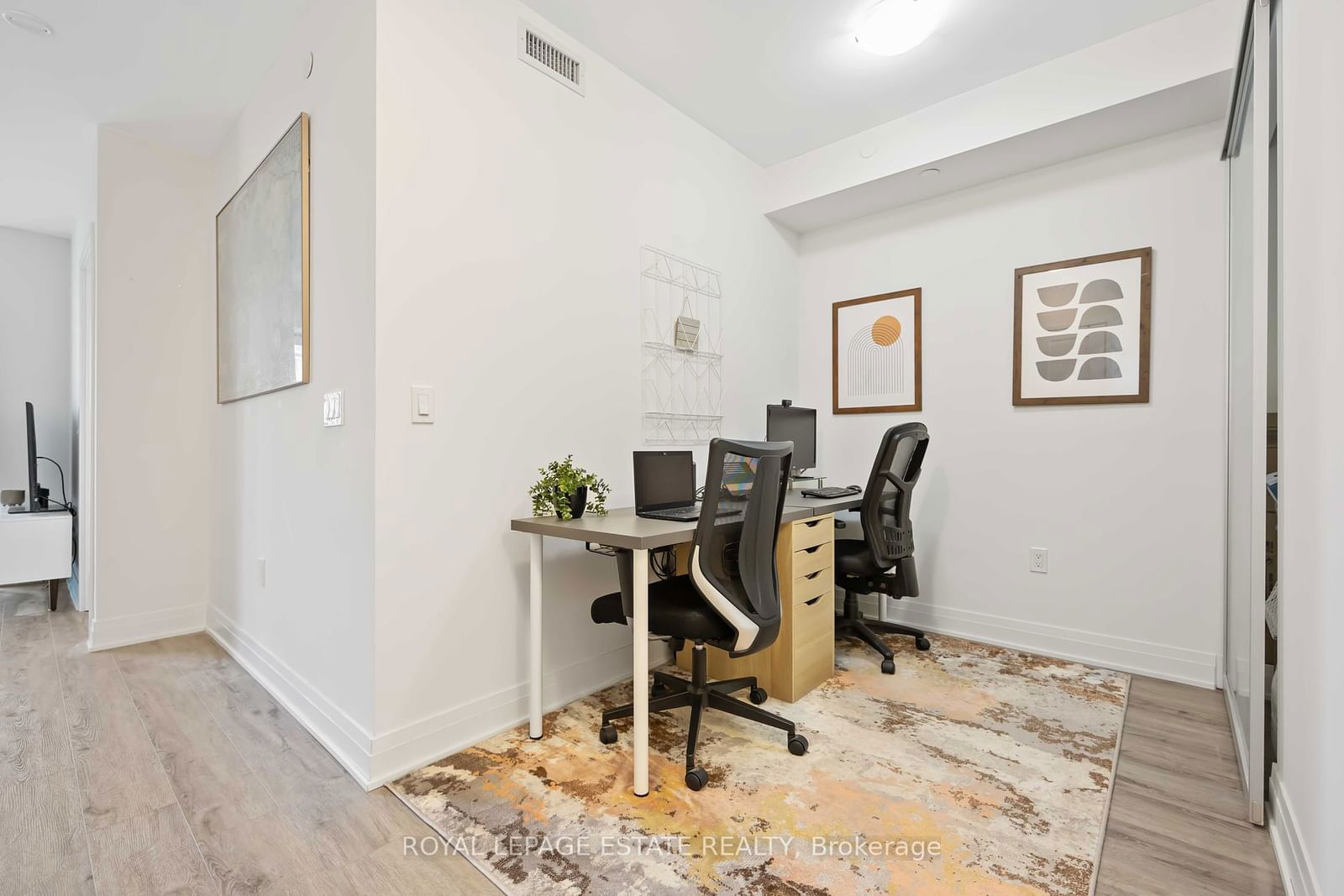 99 Broadway Ave, unit 811 for sale - image #6