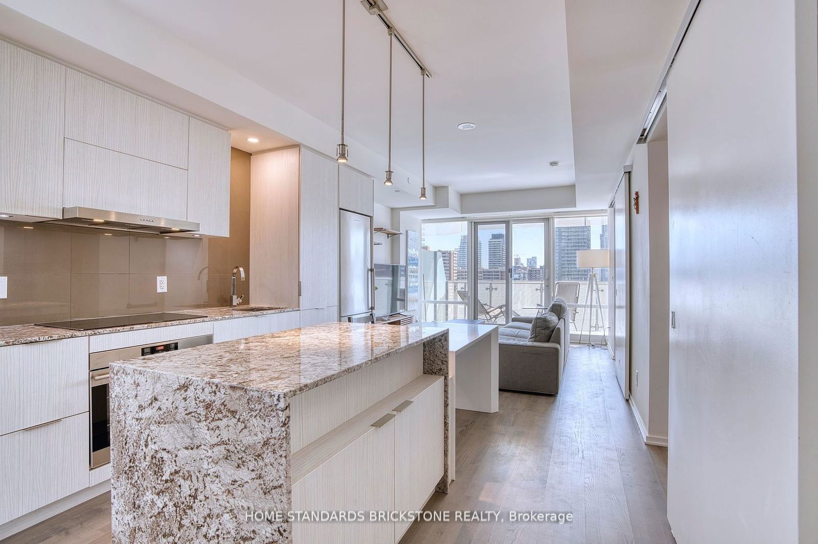 1 Bloor St E, unit 1306 for rent