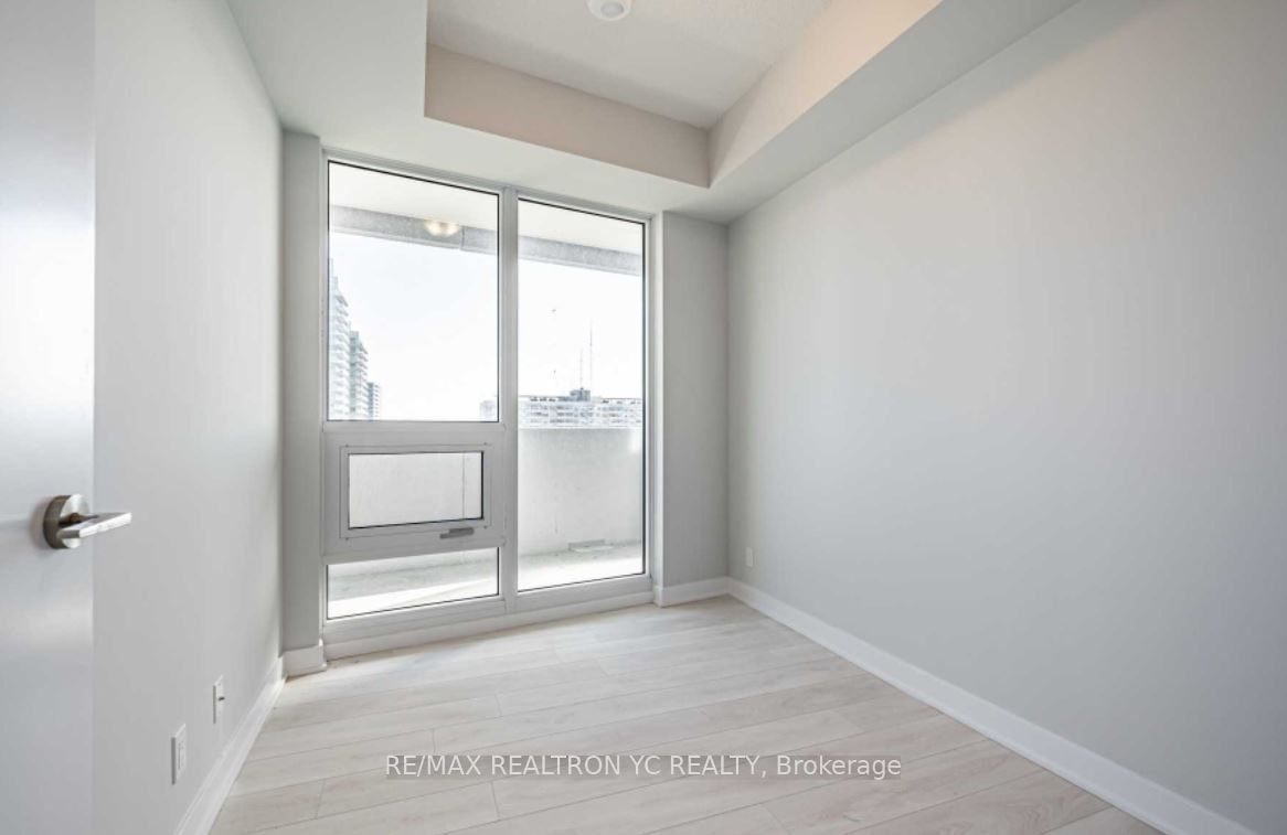 2221 Yonge St, unit 2002 for rent - image #5