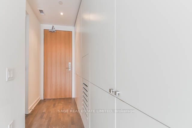 38 Stewart St, unit 802 for rent - image #2