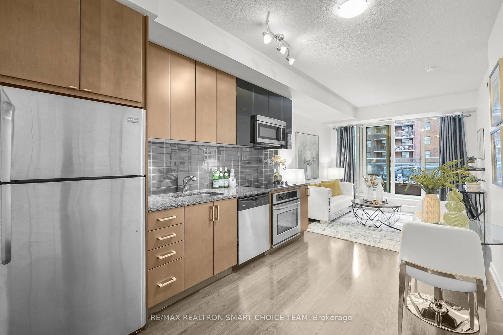 98 Lillian St, unit 202 for sale - image #10