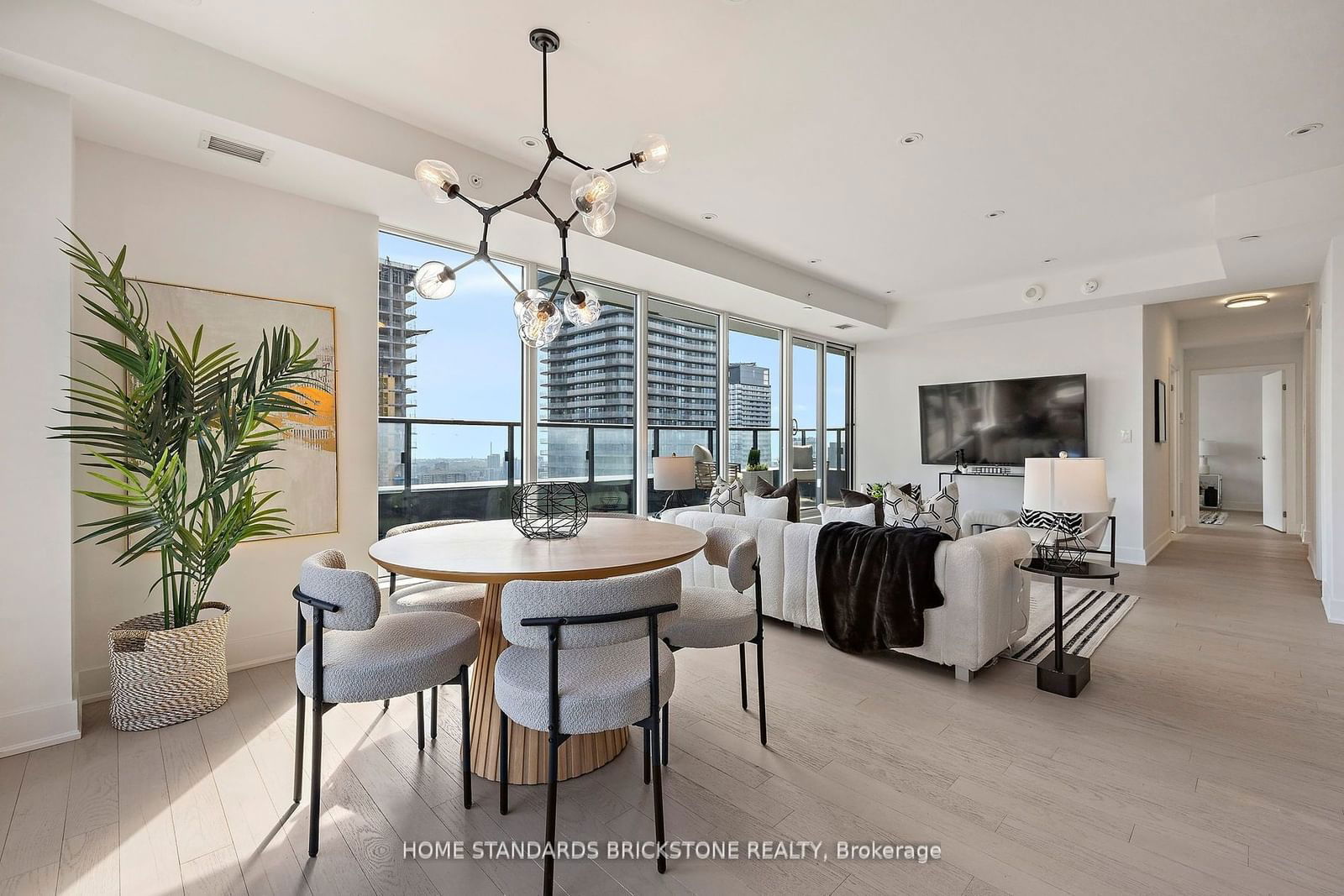 955 Bay St, unit 3907 for rent - image #1