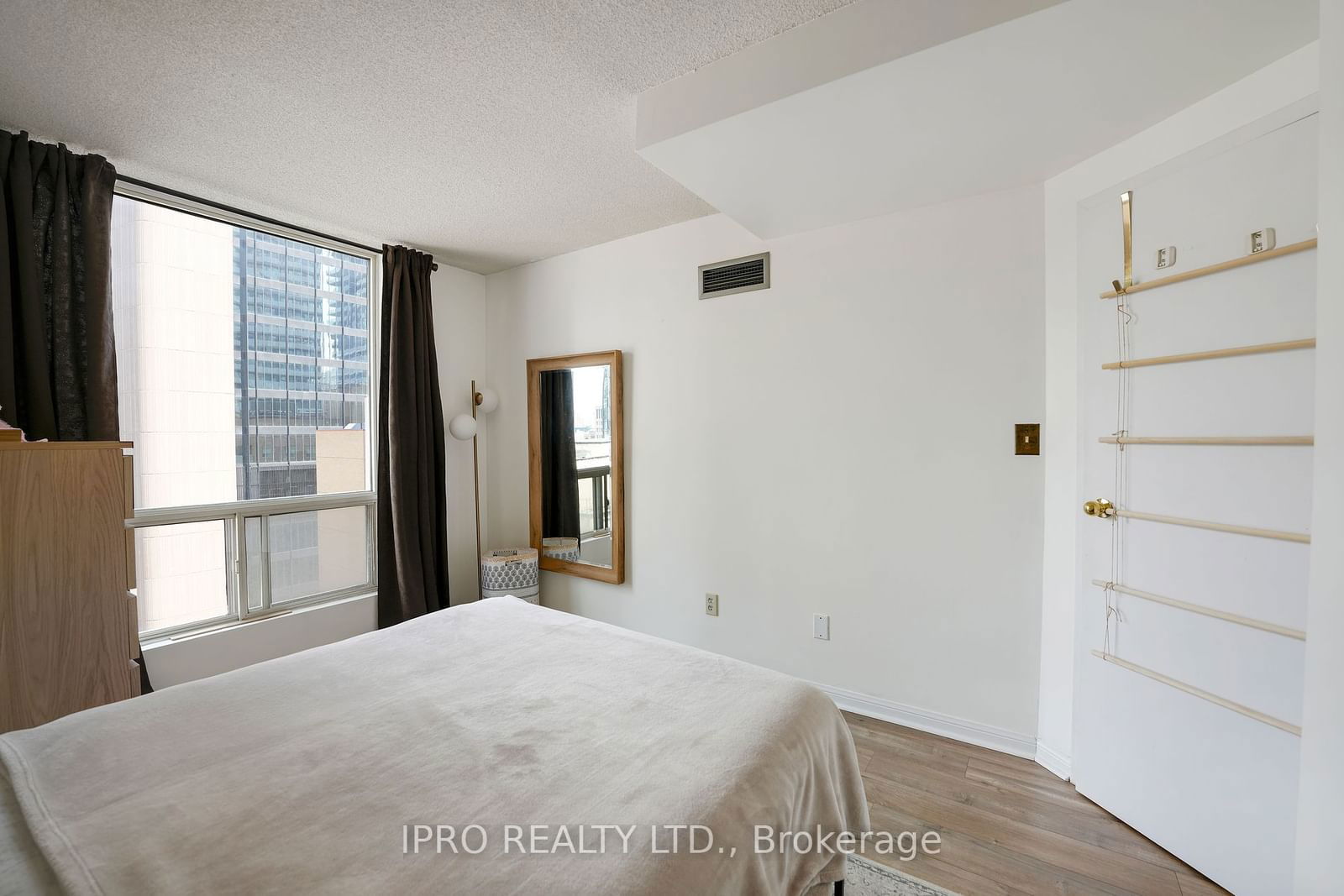 25 Grenville St, unit 1610 for sale - image #13