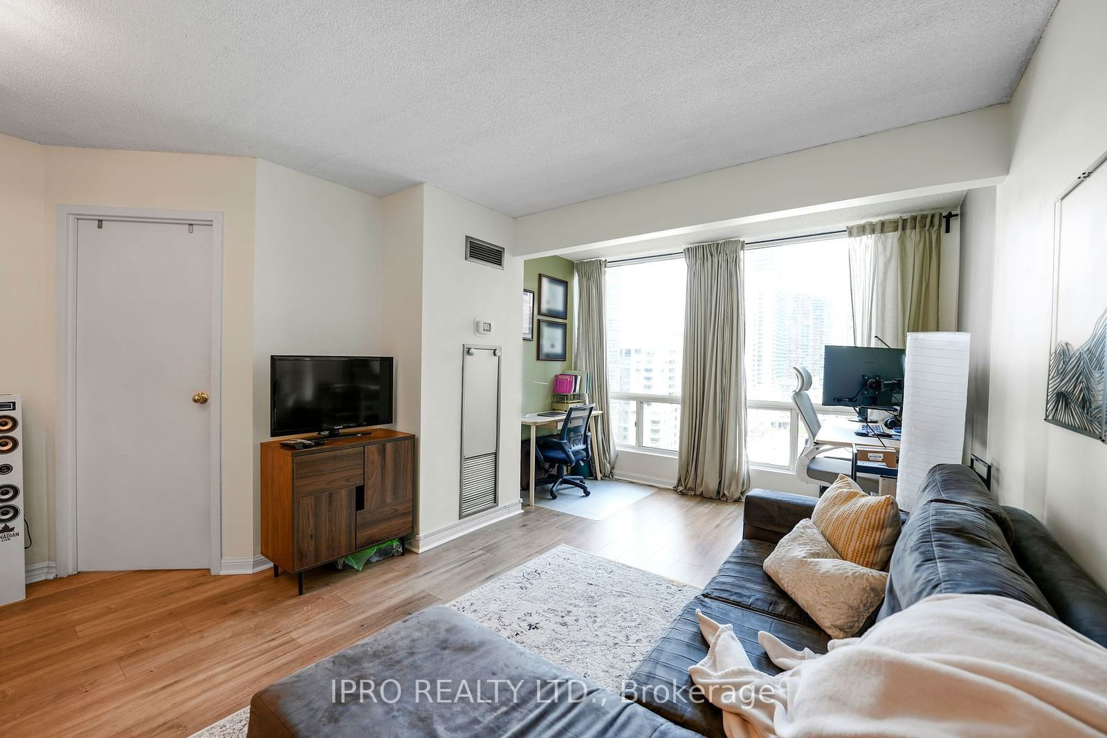 25 Grenville St, unit 1610 for sale - image #8