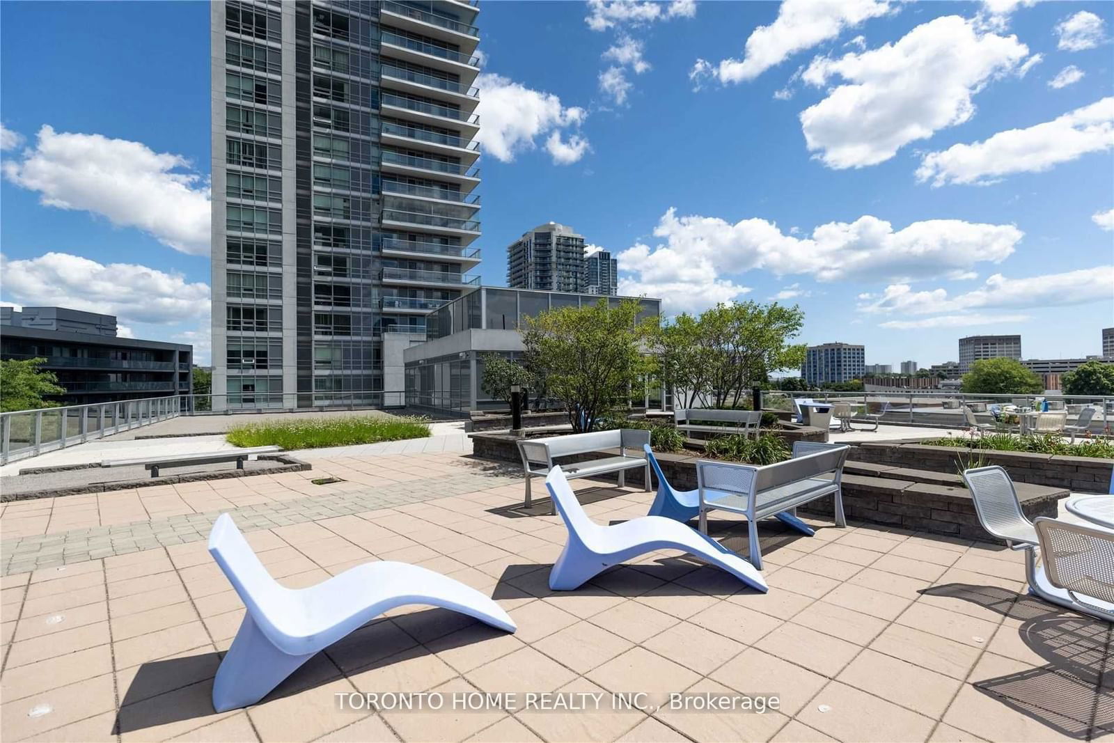 30 Heron's Hill Way N, unit 2502 for rent - image #2