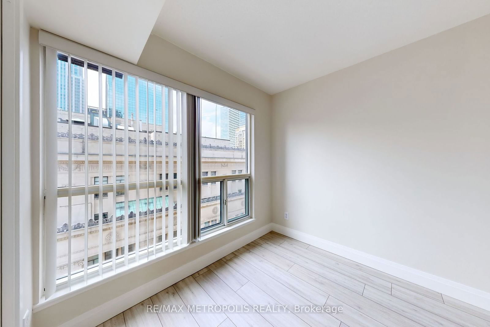 7 Carlton St, unit 1607 for rent - image #20