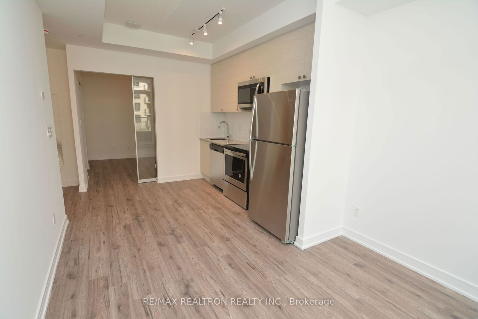 621 Sheppard Ave E, unit 328 for rent