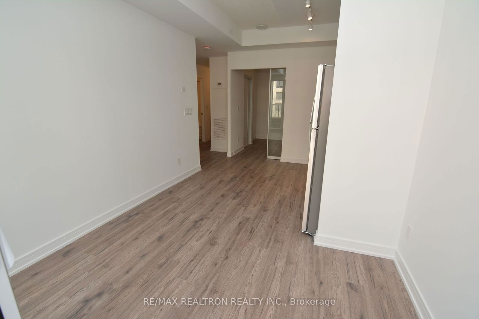 621 Sheppard Ave E, unit 328 for rent - image #4