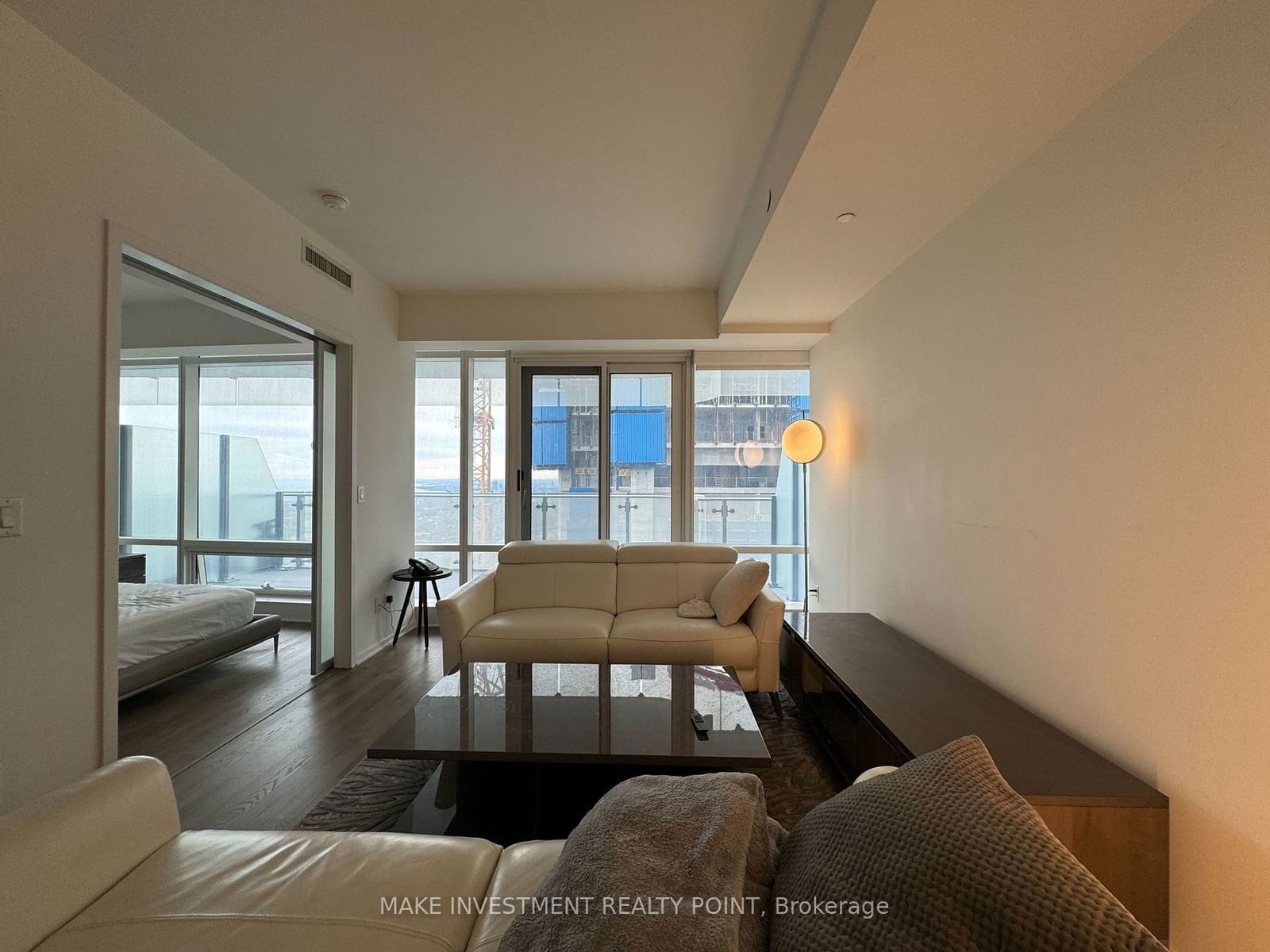 1 Bloor St E, unit 6307 for rent