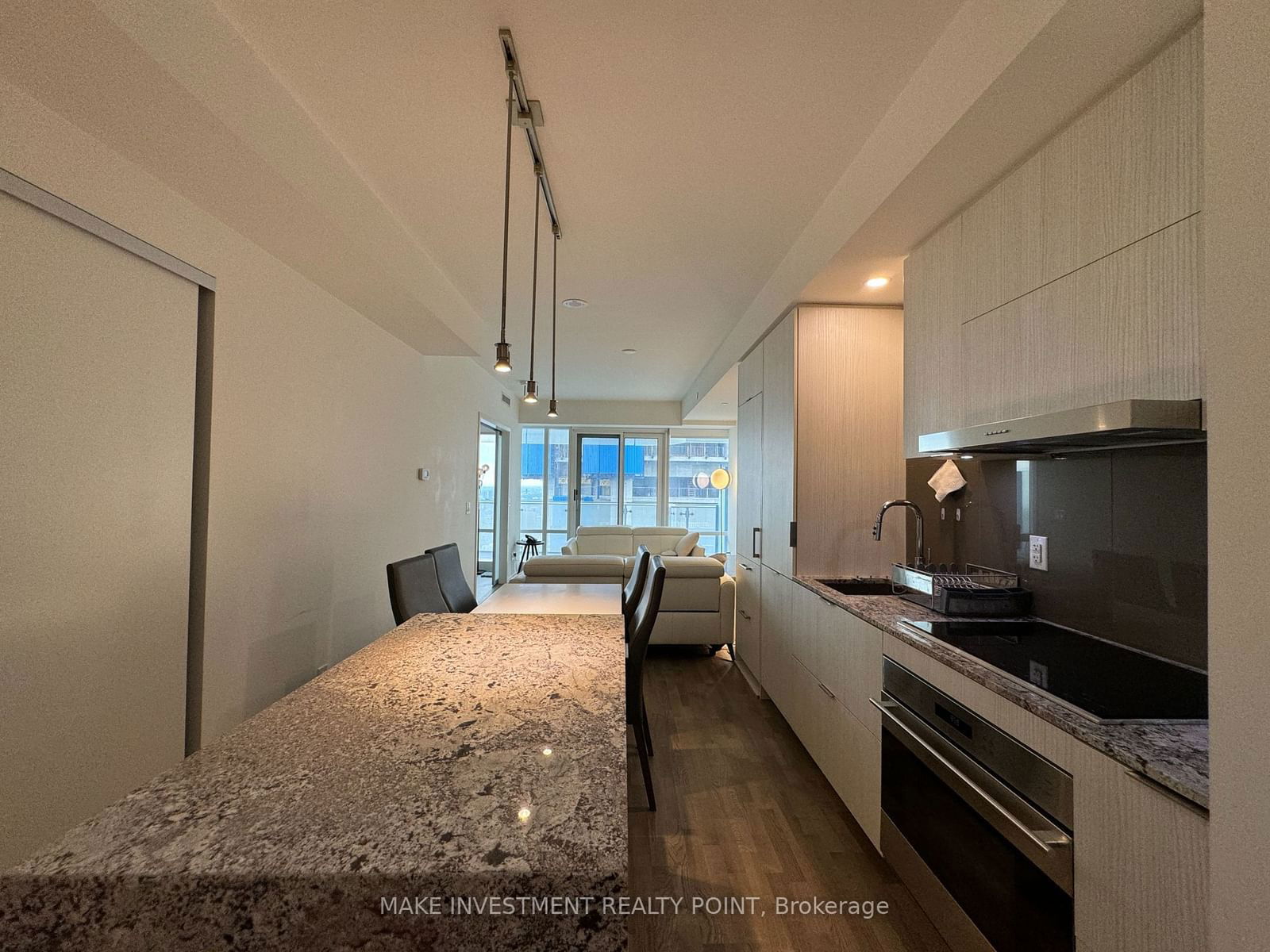 1 Bloor St E, unit 6307 for rent - image #5