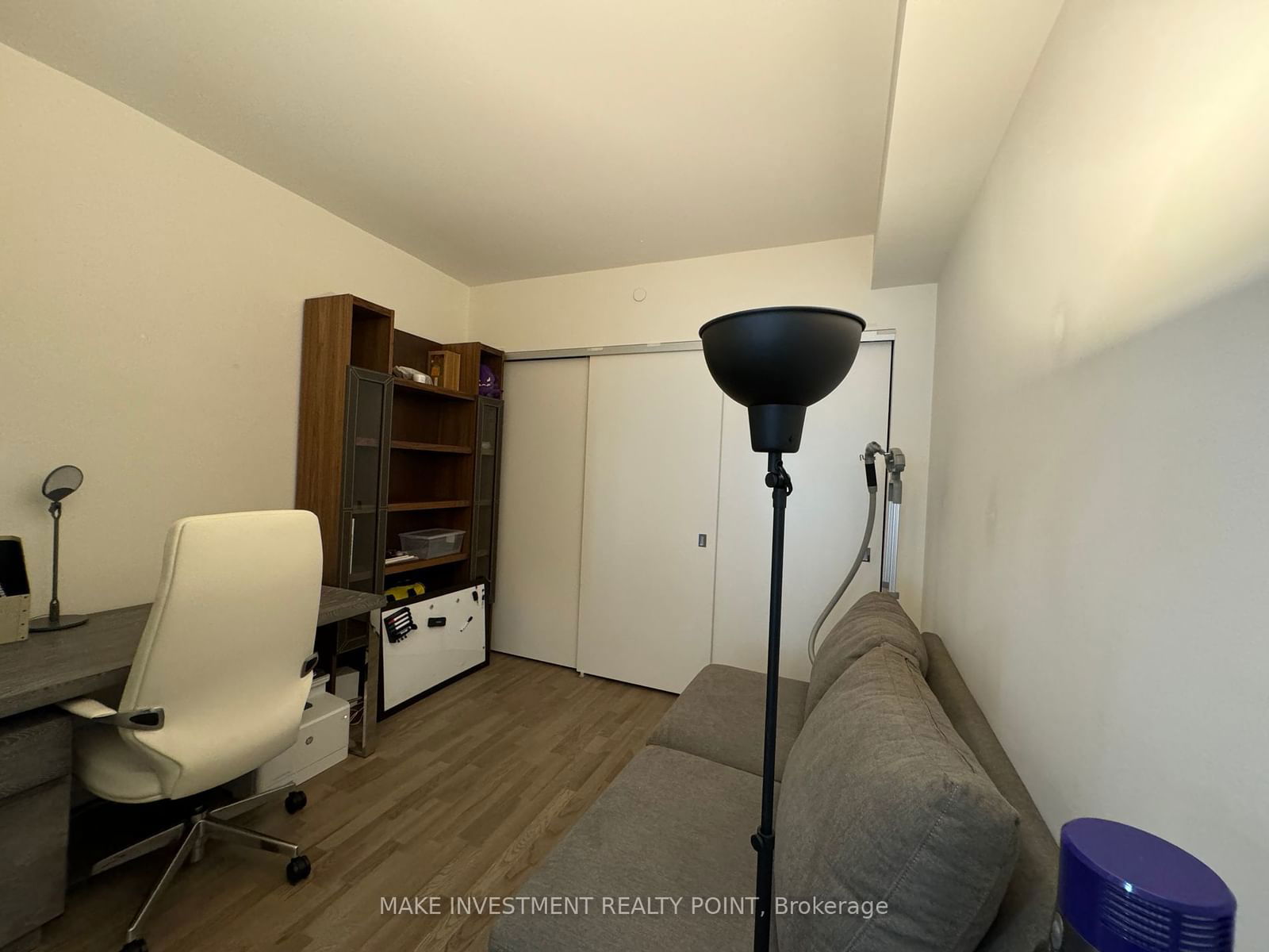 1 Bloor St E, unit 6307 for rent