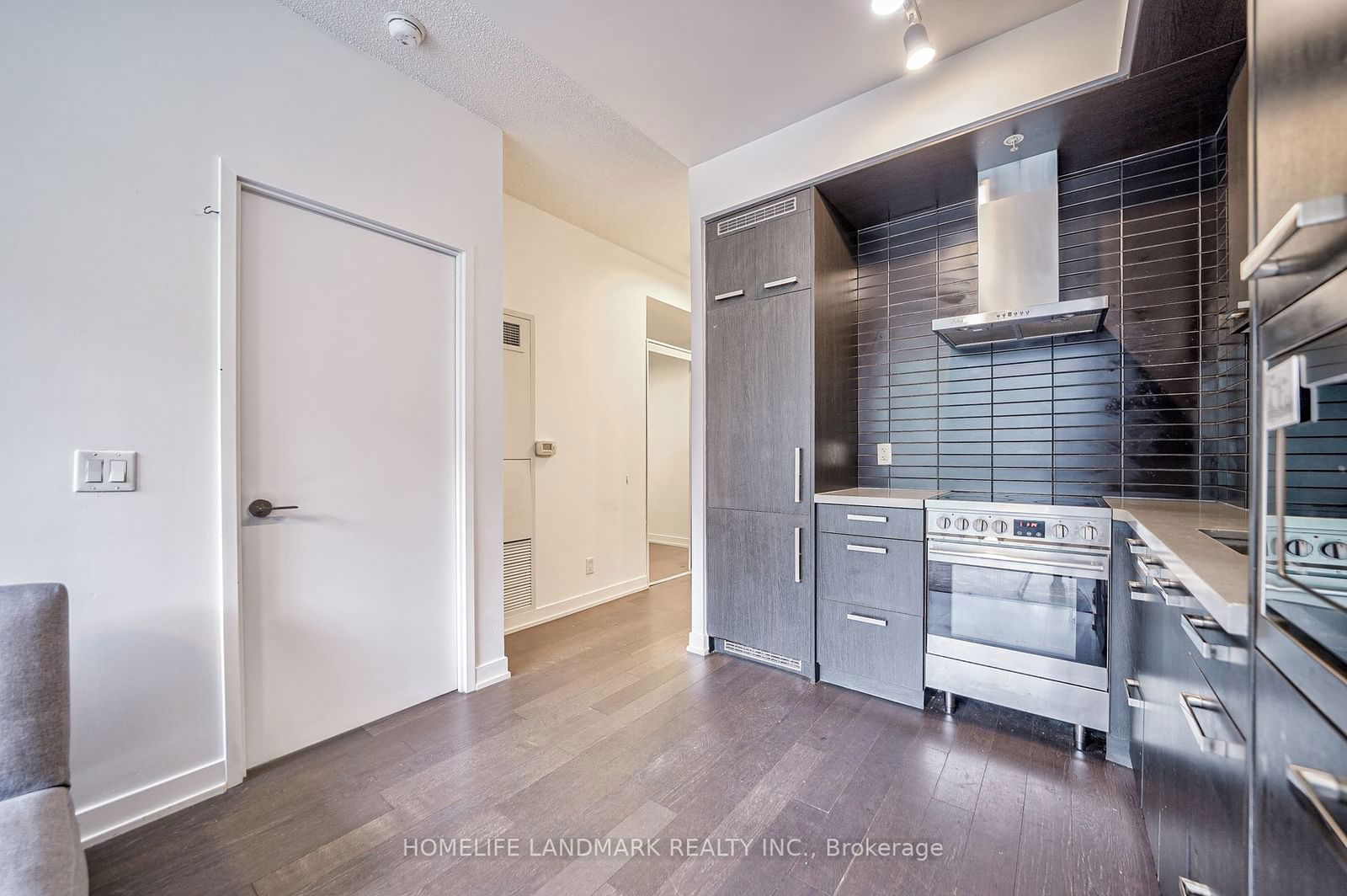 455 Front St E, unit S214 for sale - image #19