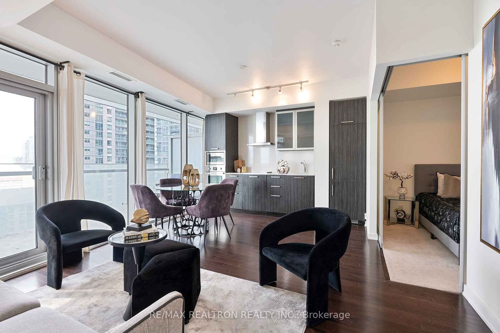 14 York St, unit 1906 for sale - image #6