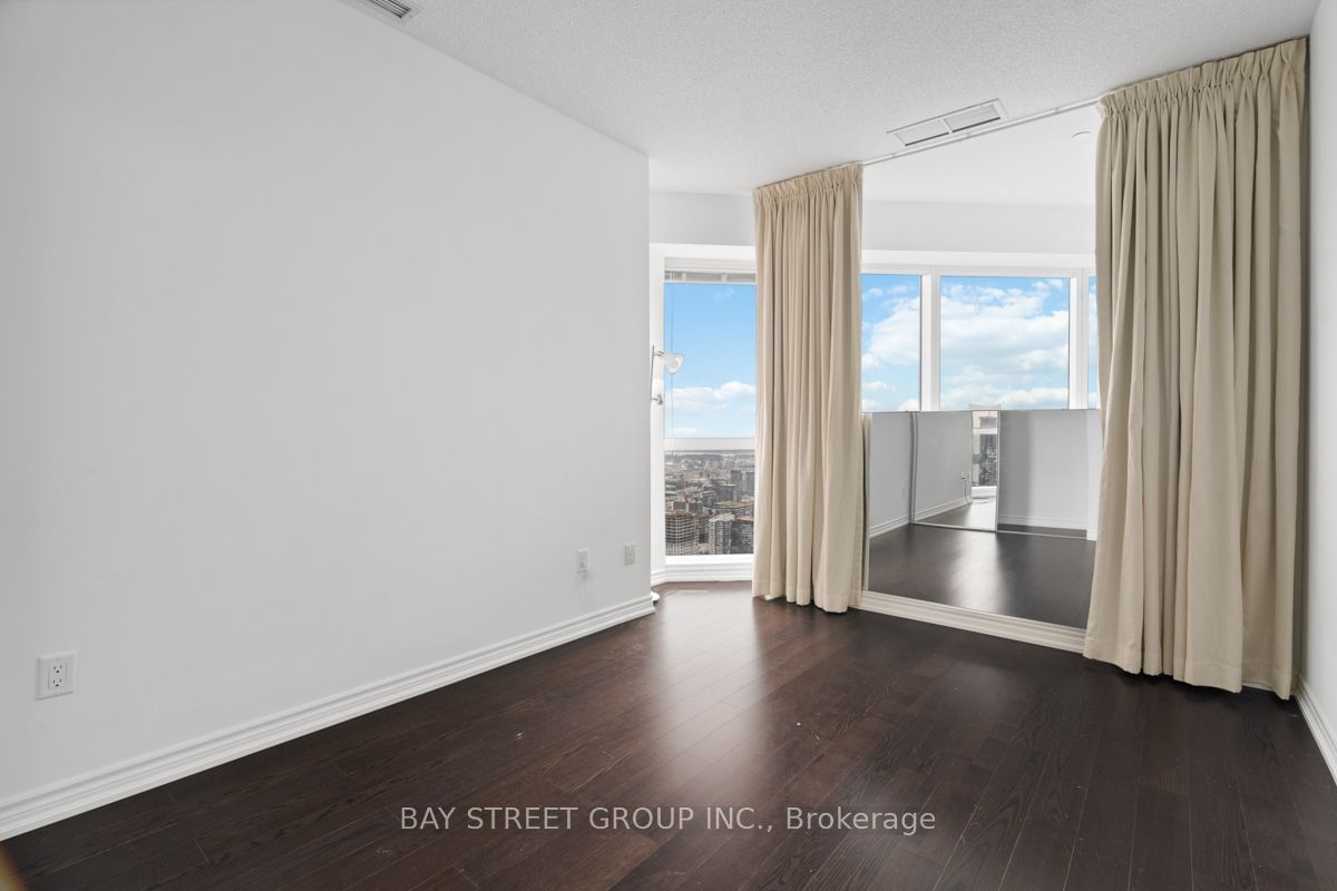 386 Yonge St, unit 5709 for rent - image #19