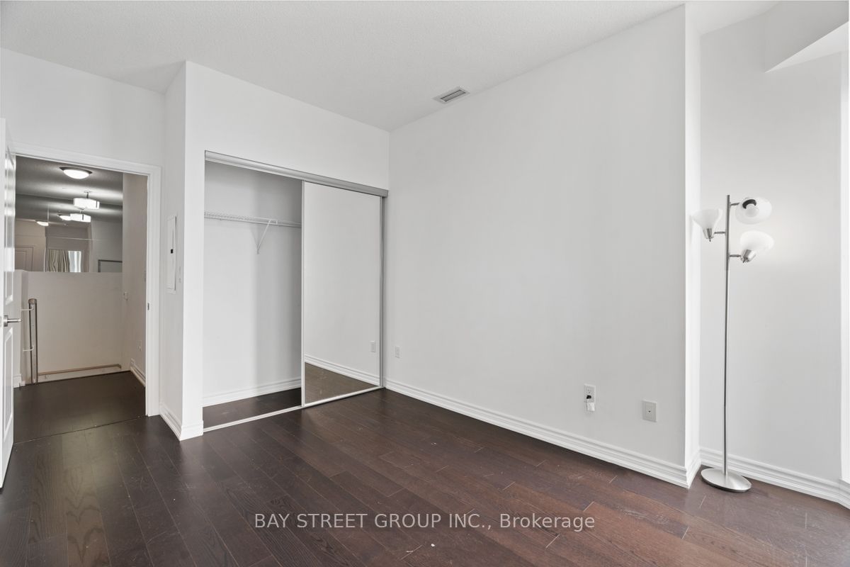 386 Yonge St, unit 5709 for rent - image #26