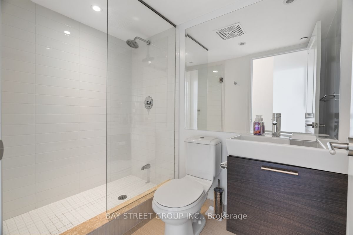 386 Yonge St, unit 5709 for rent - image #27