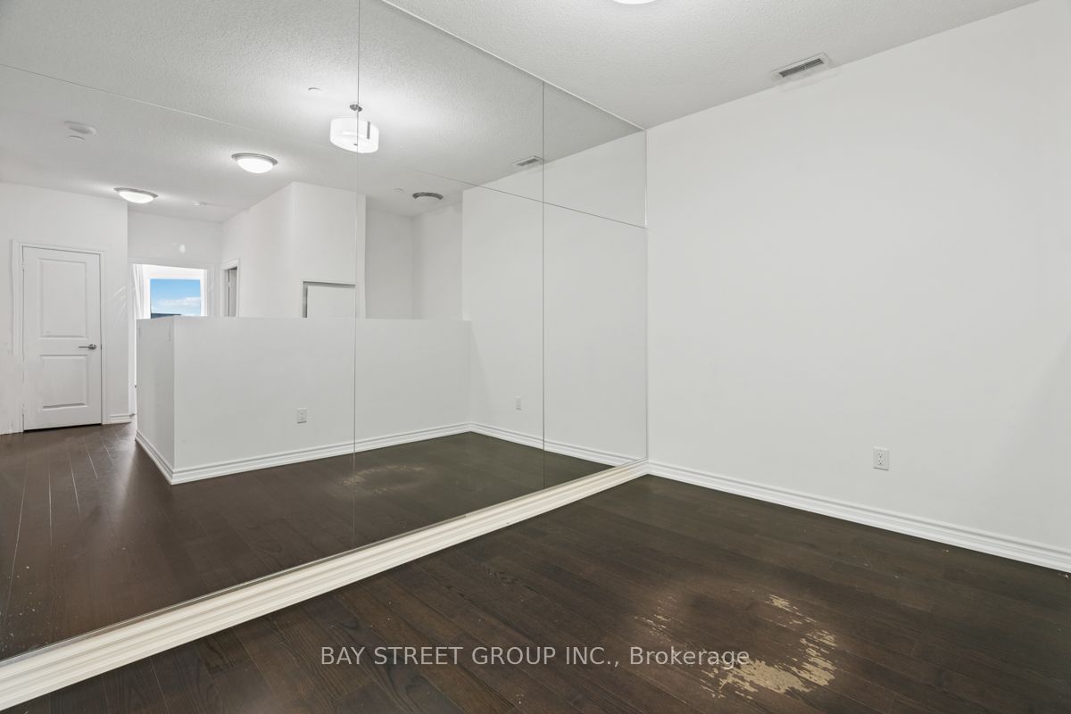 386 Yonge St, unit 5709 for rent - image #28